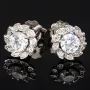 Fein gearbeitete Blumen-Ohrstecker aus 925er Silber mit funkelnden Zirkonia – filigran gearbeitet und stilvoll in Krappen gefasst