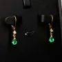 Exquisite Ohrhänger / Ohrringe mit 2 Smaragdtropfen (ca. 0,94 ct.) mit eingefassten Diamanten ( ca. 0,06 ct.) und Klappbrisuren in 18K / 750 Gold gefasst - in Handarbeit hergestellt
