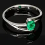 Exklusiver Weißgold-Ring für Damen aus 750, 18K Gold mit einem spektakulären Smaragd in ovalem Schliff und klarer tiefgrüner Farbe