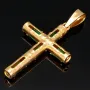 Handgearbeiteter kolumbianischer Kreuzanhänger mit 6 funkelnden, leuchtend grünen, eingefassten Smaragden. Modern und zugleich zeitlos. (750er 18K Gold)