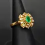 Exklusiver Ring für Damen aus massivem 18K / 750 Gold (Gelbgold) mit einem edlen, tannengrünen 0,4 ct. großen Smaragd und 20 Diamanten ( gesamt ca. 0,36 ct.)