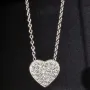 Extravagantes Schmuck-Set bestehend aus einer hochwertigen Weißgold (18K / 750 Gold) - Ankerkette (ca. 45cm) und einem Herz-Anhänger, bestückt mit zahlreichen Diamanten