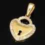 Gold-Anhänger in Herzdesign mit kleinem Schlüsselloch aus 14K / 585 Gold mit leuchtenden Zirkoniasteinen