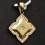 Fein verzierter Gold-Anhänger aus 14 585er Karat Gelbgold mit Zirkonia und glänzender Oberfläche