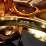 Ring aus 333 / 8 Karat Bicolor Gold (Gelbgold und Roségold) mit dem Motiv zweier Rosen mit feinen Details, hochwertig gearbeitet in Ringgröße ca. 57