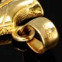 Fußball-Töppen-Fussballschuh-Anhänger mit feinen Details aus funkelndem Gold (14K 585 Gelbgold)