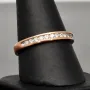 Exquisiter Ring für Damen mit 13 leuchtenden, eingefassten Brillanten (ca. 0,25 ct gesamt) aus massivem Gold (375 / 9K Roségold) - ca. Ringgröße 60