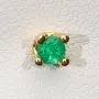 Handgearbeitete Smaragd-Ohrstecker mit 2 runden, kolumbianischen, in Krappen gefassten Smaragden aus hochwertigem Gold (18K / 750 Gelbgold)