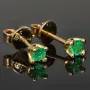 Handgearbeitete Smaragd-Ohrstecker mit 2 runden, kolumbianischen, in Krappen gefassten Smaragden aus hochwertigem Gold (18K / 750 Gelbgold)