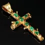 Aufwendig in Handarbeit hergestellter Anhänger - Kreuz in rustikalem Ast-Design mit 7 funkelnden, leuchtenden, Smaragden (ca. 0,9 ct. gesamt) in stilvollen Krappenfassungen (750er 18K Gold)