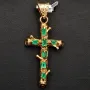 Aufwendig in Handarbeit hergestellter Anhänger - Kreuz in rustikalem Ast-Design mit 7 funkelnden, leuchtenden, Smaragden (ca. 0,9 ct. gesamt) in stilvollen Krappenfassungen (750er 18K Gold)