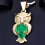 Eulen-Anhänger mit Smaragd Cabochon (ca. 3,5 ct) und 2 Diamanten in 18k 750er Gelbgold (Handarbeit - Unikat)