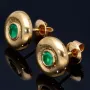 Elegante Ohrstecker mit 2 runden, kolumbianischen Smaragden in 18K / 750 Gold gefasst
