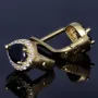 Wunderschöne, glänzende Gold - Ohrringe (585er 14K) mit einem großen, dunkelroten Zirkonia, umgeben von vielen kleinen Zirkoniasteinen