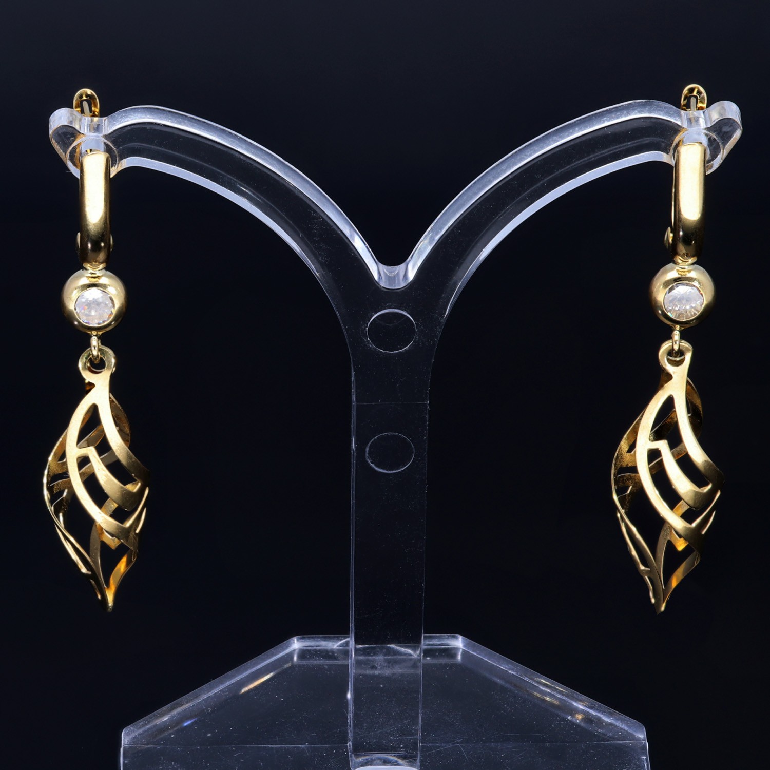 Stylische, hängende Ohrringe in 585er (14K) - sensburg-aurum