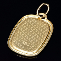 Fein, filigran gravierter Anhänger mit ikonischem Motiv Die Heilige Maria mit Jesuskind aus 585er 14 Karat Gelbgold