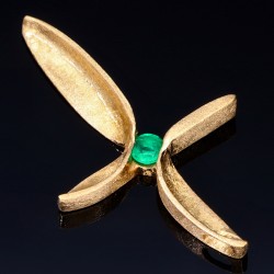 Goldener Kreuzanhänger für Damen mit kleinem runden Smaragd in 750er Gelbgold