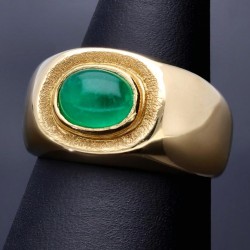 Außergewöhnlicher, prunkvoller Smaragd - Ring aus 18K / 750 Gelbgold (Ringgröße ca. 58-59) mit natürlichem Smaragd-Cabochon von ca. 1,49 ct.