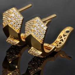 Massive Ohrringe in modernem, stilvollen Design mit Zirkoniasteinen und englischem Verschluss aus edlem 585er 14K Gold