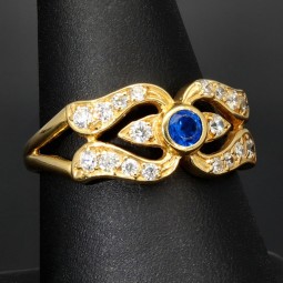 Wunderschöner Ring für Damen aus 14K 585 Gold in feinem Dekor, besetzt mit glänzenden Zirkonia in ca. RG 56