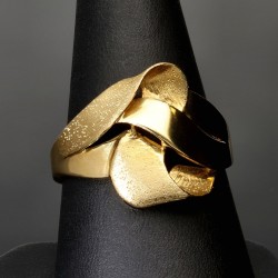 Exquisiter Ring für Damen mit besonderem Design aus edlem 585 14K Gold (Ringgröße ca. 58)