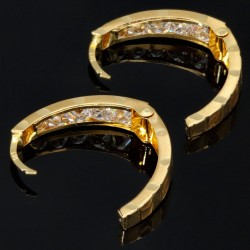 Ovale Klapp-Creolen mit Zirkoniabesatz in außergewöhnlichem Dekor aus 585 14K Gold