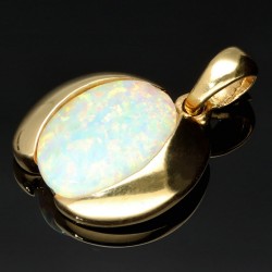 Edler Anhänger mit einem beeindruckenden Opal in glänzendem 14K / 585 Gold