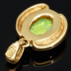 Edler Anhänger mit einem beeindruckenden Opal in glänzendem 14K / 585 Gold