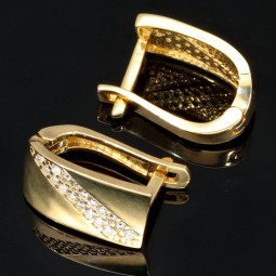 Massive Goldohrringe mit englischem Verschluss aus 585er 14K Gelbgold mit Zirkonia besetzt