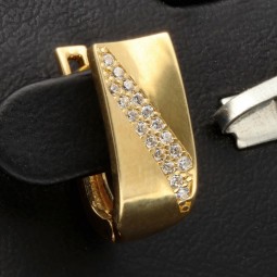 Massive Goldohrringe mit englischem Verschluss aus 585er 14K Gelbgold mit Zirkonia besetzt