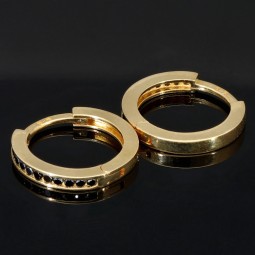 Mini Creolen mit schwarzen Zirkoniasteinen aus exquisitem Gold (585er 14K Gelbgold)