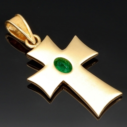 Kreuz-Anhänger im byzantischen Stil mit eingefassten, funkelnden, tannengrünen Smaragd im Ovalchliff (ca. 0,38 ct.) in edlem Gold (750 18K Gelbgold)