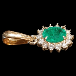 Kostbarer Smaragd-Anhänger in 18K 750 Gold bestückt mit einem edlen, kolumbianischen Smaragd (ca. 1,31 ct.) und 14 Diamanten (gesamt ca. 0,42 ct.)