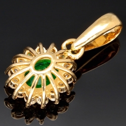 Kostbarer Smaragd-Anhänger in 18K 750 Gold bestückt mit einem edlen, kolumbianischen Smaragd (ca. 1,31 ct.) und 14 Diamanten (gesamt ca. 0,42 ct.)