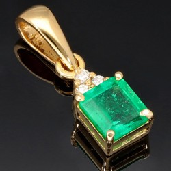 Kostbarer Smaragd-Anhänger in 18K 750 Gold bestückt mit einem edlen, kolumbianischen Smaragd (ca. 0,92 ct.) und 3 Diamanten (gesamt ca. 0,07 ct.)