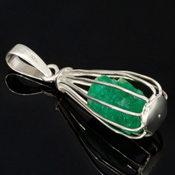 Natürlicher Smaragdkristall (ca. 9,5 ct.) in Käfig aus glänzendem 925er Silber - Anhänger hergestellt in aufwendiger Handarbeit