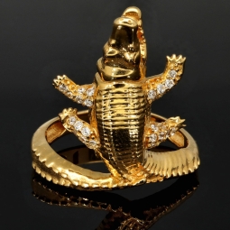 Alligator-Krokodil-Ring in außergewöhnlichem Design, gefertigt aus 585 (14 Karat) mit Zirkoniabesatz. RG ca. 58