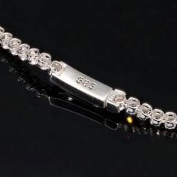 Tennisarmband aus Weißgold (585 14K Gold) mit weißen, funkelnden Zirkoniasteinen (ca. 19 cm Länge)