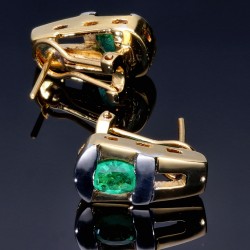 Handgearbeitete bicolor Smaragd-Ohrringe in modernem Design aus 750er (18k) Gold