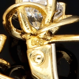 Funkelnde Ohrringe in edlem Design aus 585er 14K Gold mit Zirkonia in Krappen gefasst
