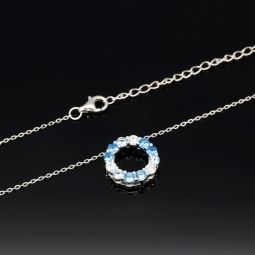 Bezauberndes Schmuck-Set aus 925 Silber, bestehend aus einer Halskette (ca. 45cm + 5cm Verlängerung) und einem bezaubernden Anhänger mit Zirkoniasteinen (hellblau)