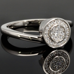 Stilvoller Ring für Damen mit vielen, kleinen, funkelnden Zirkonia im Brillantschliff – 925er Silber, rhodiniert und poliert - RG ca. 54