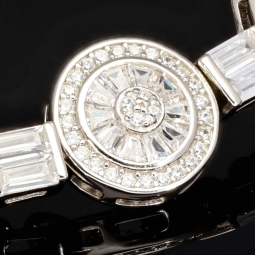 Armband für Damen aus 925 Silber in zeitlosem, filigranen Design, in feinster Präzision besetzt mit vielen funkelnden Zirkoniasteinen (Diamantimitationen) in ca. 19 cm Länge