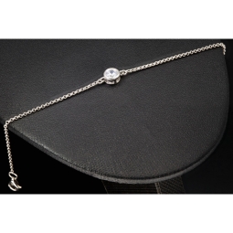 Edles Schmuck-Set aus funkelndem 925er Sterling Silber - Elegantes Armband und funkelnde Ohrstecker mit brillantgeschliffenen Zirkoniasteinen (Diamantimitat)