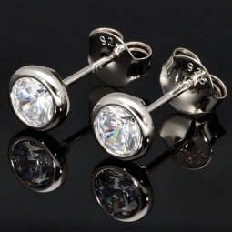 Edles Schmuck-Set aus funkelndem 925er Sterling Silber - Elegantes Armband und funkelnde Ohrstecker mit brillantgeschliffenen Zirkoniasteinen (Diamantimitat)