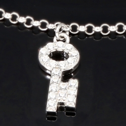 Trendiges Silber-Armband / Bettelarmband aus edlem Sterling 925 Silber mit kreativen Anhängern, verziert mit zahlreichen funkelnden Zirkoniasteinen (Diamantoptik), längenverstellbar ca. 17 – 20 cm