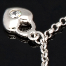 Trendiges Silber-Armband / Bettelarmband aus edlem Sterling 925 Silber mit kreativen Anhängern, verziert mit zahlreichen funkelnden Zirkoniasteinen (Diamantoptik), längenverstellbar ca. 17 – 20 cm