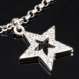 Trendiges Silber-Armband / Bettelarmband aus edlem Sterling 925 Silber mit kreativen Anhängern, verziert mit zahlreichen funkelnden Zirkoniasteinen (Diamantoptik), längenverstellbar ca. 17 – 20 cm