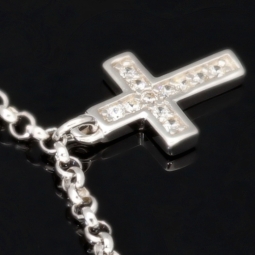 Trendiges Silber-Armband / Bettelarmband aus edlem Sterling 925 Silber mit kreativen Anhängern, verziert mit zahlreichen funkelnden Zirkoniasteinen (Diamantoptik), längenverstellbar ca. 17 – 20 cm