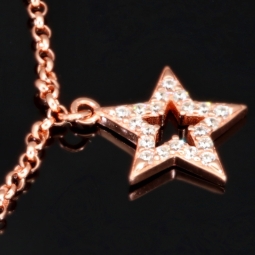 Exquisites Silber-Armband / Bettelarmband aus edlem Sterling 925 Silber rosé vergoldet mit fantasievollen Anhängern, verziert mit zahlreichen funkelnden Zirkoniasteinen (Diamantoptik), längenverstellbar ca. 17 – 20 cm